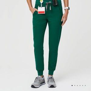 Figs Women’s Hunter Green Zamora Jogger Scrub Pant